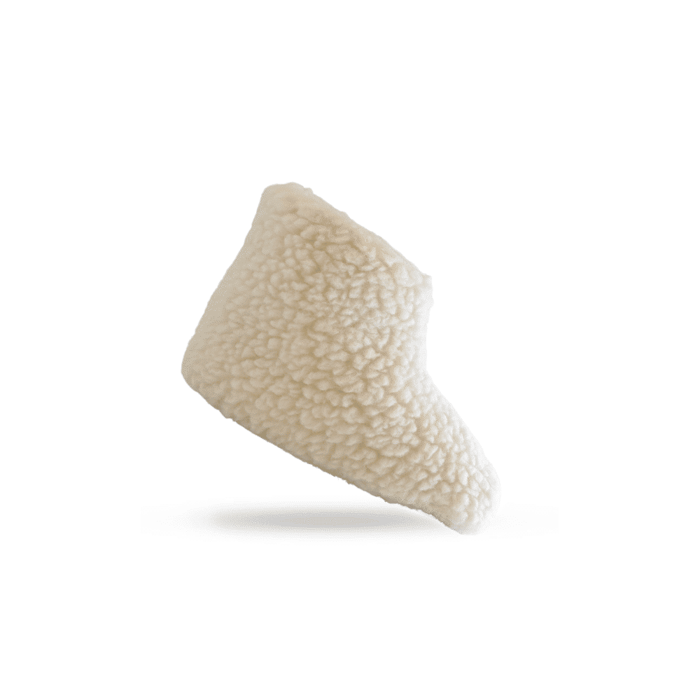 Fluffy uldstøvler i hvid fra SHUS.dk – håndlavet i Indien med New Zealandsk uld, ruskindssål og selvrensende egenskaber.