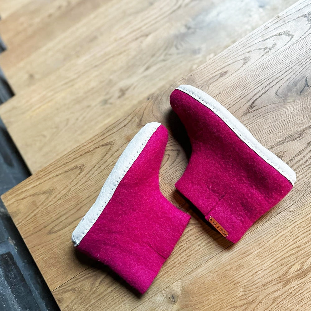 Hjemmesko med høj skaft af 100% ren uld - Model pink m/sål i skind - Dansk Design fra SHUS