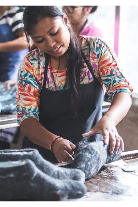 shus.dk - håndlavede hjemmesko og sutsko af kvinder i Nepal.