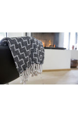 Behagelige og komfortable håndlavede plaid med frynser, dansk design, fairtrade, trustpilot, gode anmeldelser.