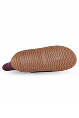 Håndlavede lilla uld støvler fra Shus.dk, lavet af 100% New Zealandsk uld, sikrer varme og komfort. Med høj skaft og natur gummisål. Dansk design.