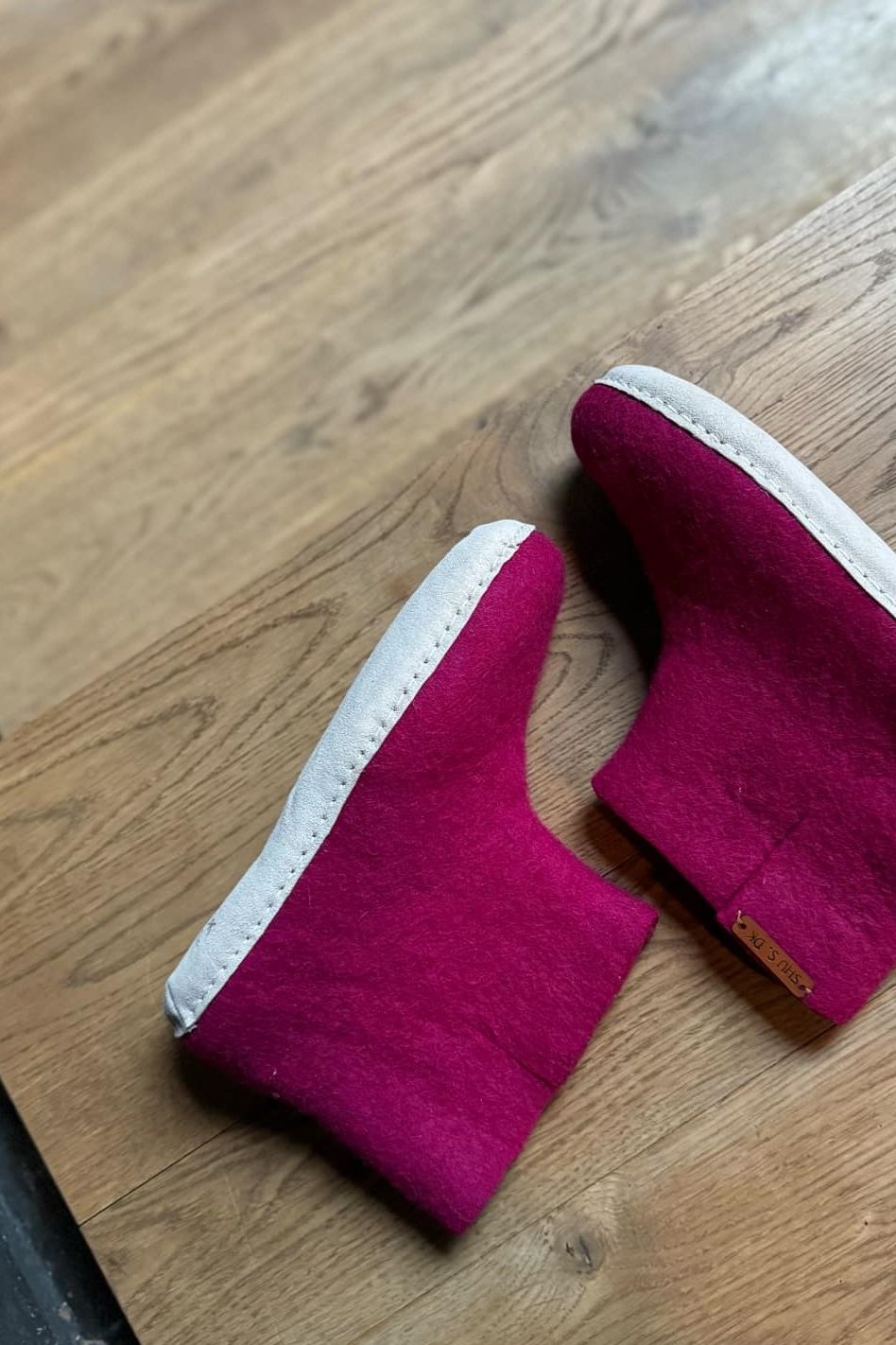 Hjemmesko med høj skaft af 100% ren uld - Model pink m/sål i skind