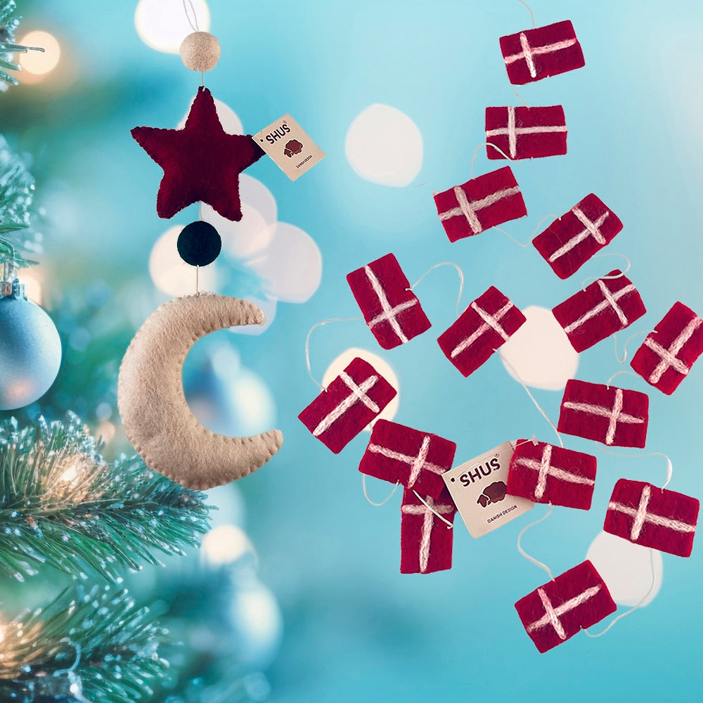 Juletræspynt, med dannebrog og måne.