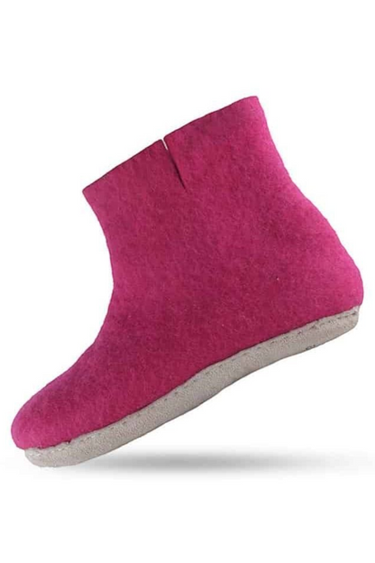 Pink Uldstøvler fra SHUS.dk – håndlavet af 100% New Zealandsk uld, høj skaft, naturgummisål, og ideelle til alle årstider.