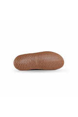 Håndlavede grå uld hjemmesko fra Shus.dk, lavet af 100% New Zealandsk uld, sikrer varme og komfort. Med natur gummisål. Dansk design.