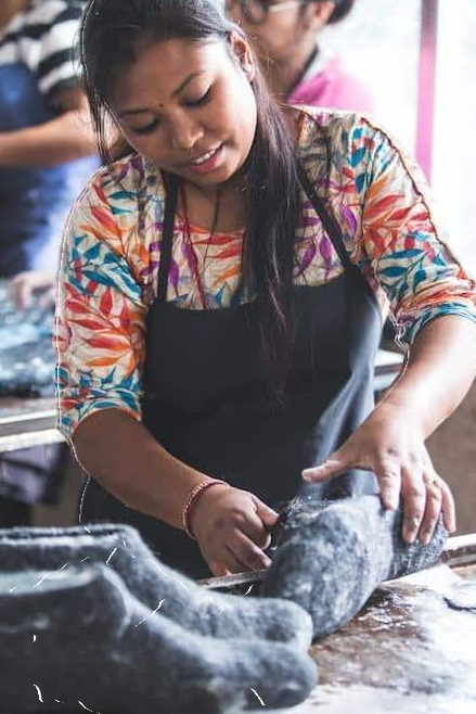 shus.dk - håndlavede hjemmesko og sutsko af kvinder i Nepal.