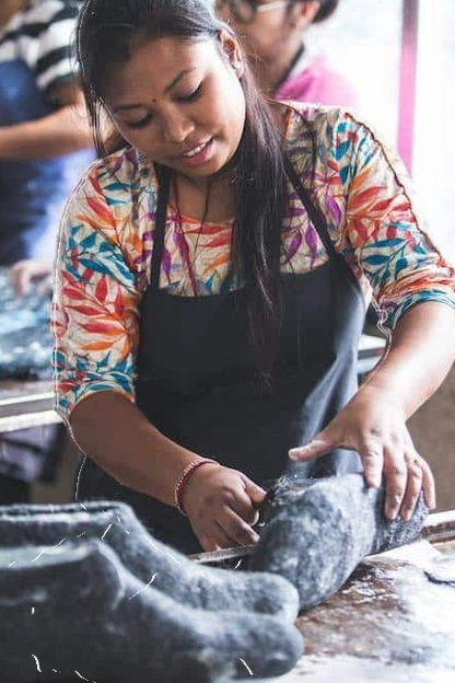 shus.dk - håndlavede hjemmesko og sutsko af kvinder i Nepal.