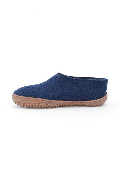 Håndlavede sutsko med gummisål fra SHUS – dansk design, højt skaft, ideel til vinterkomfort og stil.