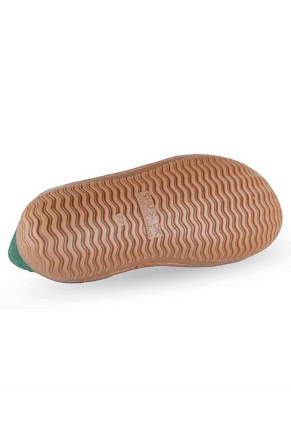 Håndlavede grønne uld hjemmesko fra Shus.dk, lavet af 100% New Zealandsk uld, sikrer varme og komfort. Med natur gummisål. Dansk design.